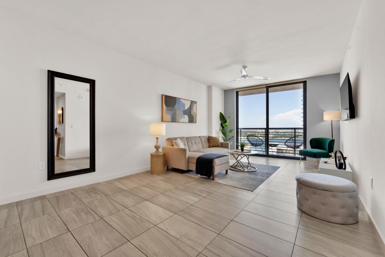 Devereaux Miami Luxury One-Bedroom And Studios מראה חיצוני תמונה