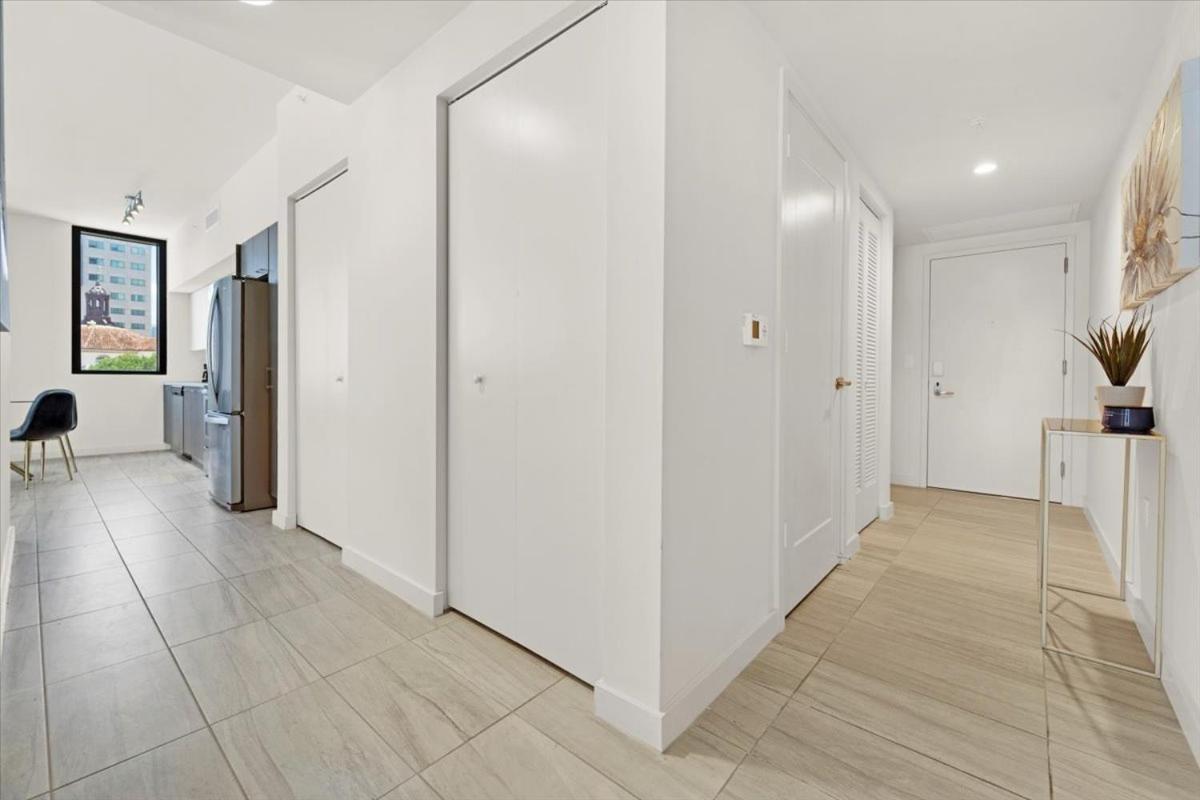 Devereaux Miami Luxury One-Bedroom And Studios מראה חיצוני תמונה