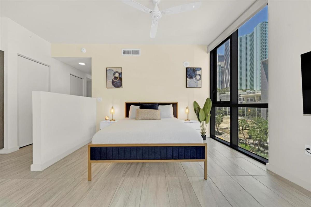 Devereaux Miami Luxury One-Bedroom And Studios מראה חיצוני תמונה