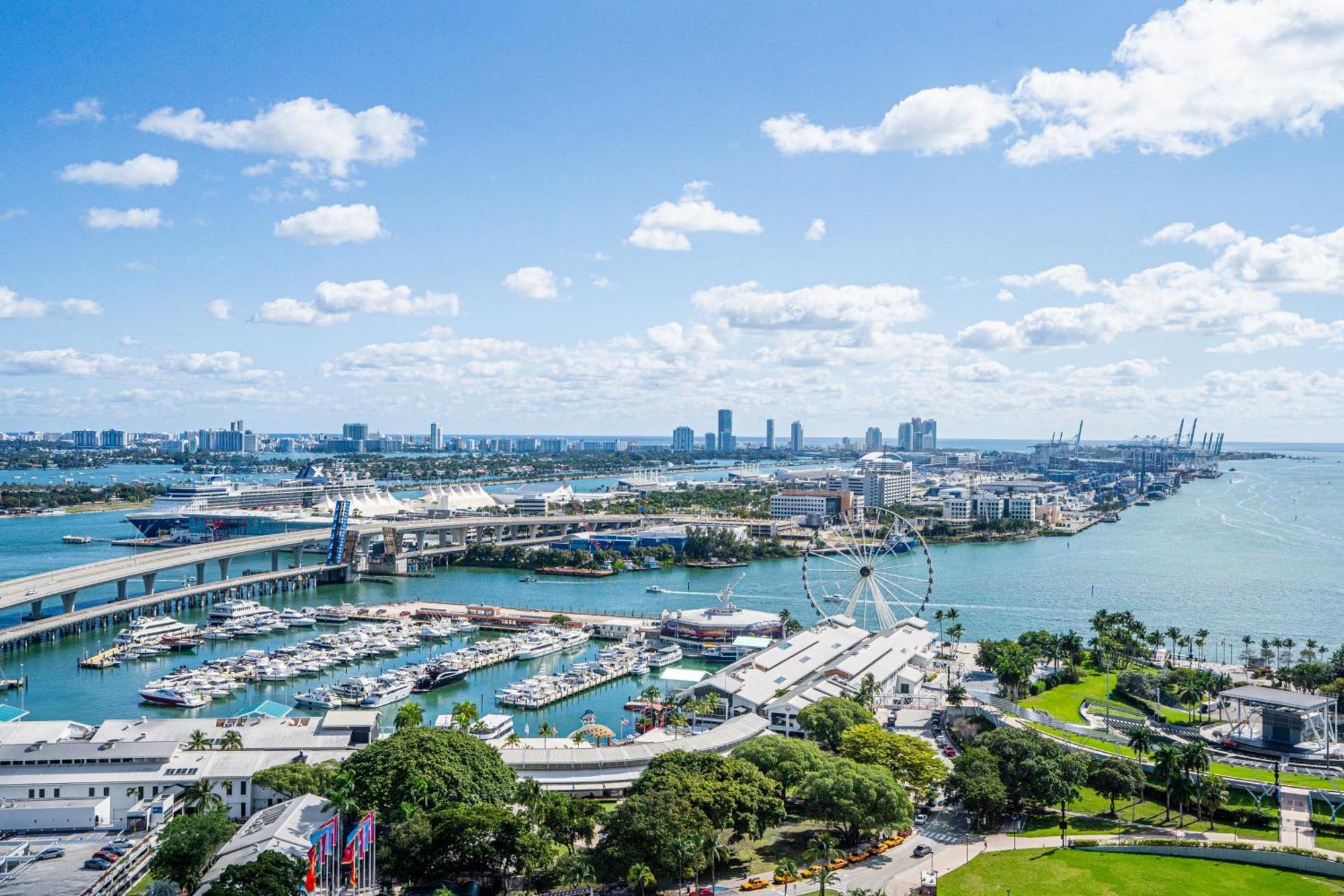 Devereaux Miami Luxury One-Bedroom And Studios מראה חיצוני תמונה