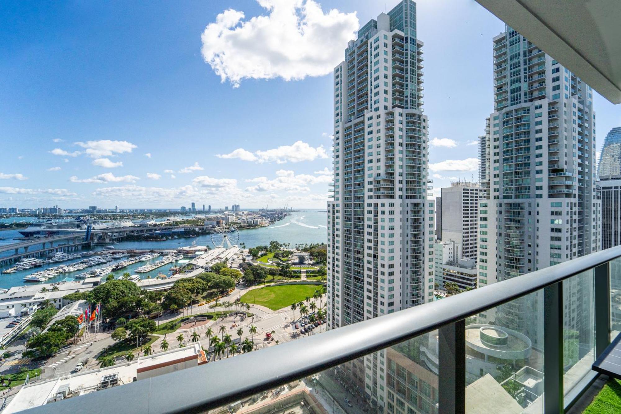 Devereaux Miami Luxury One-Bedroom And Studios מראה חיצוני תמונה