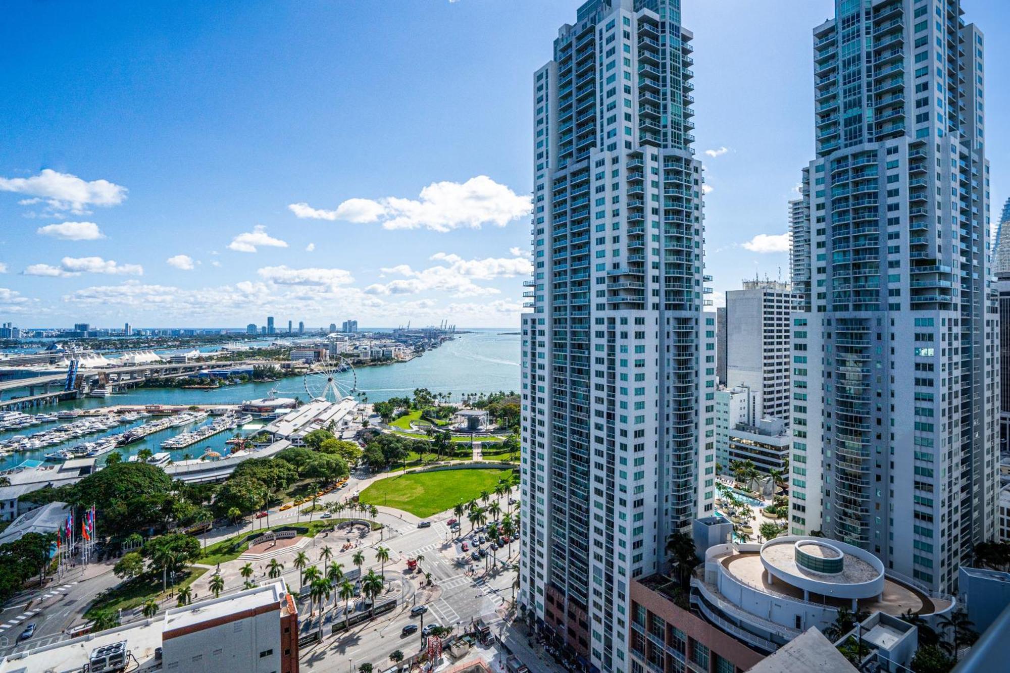 Devereaux Miami Luxury One-Bedroom And Studios מראה חיצוני תמונה