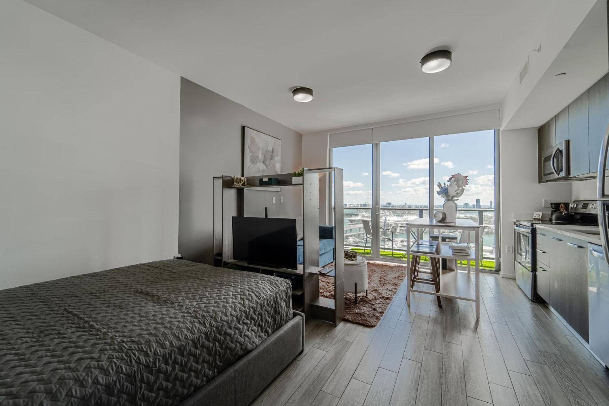 Devereaux Miami Luxury One-Bedroom And Studios מראה חיצוני תמונה