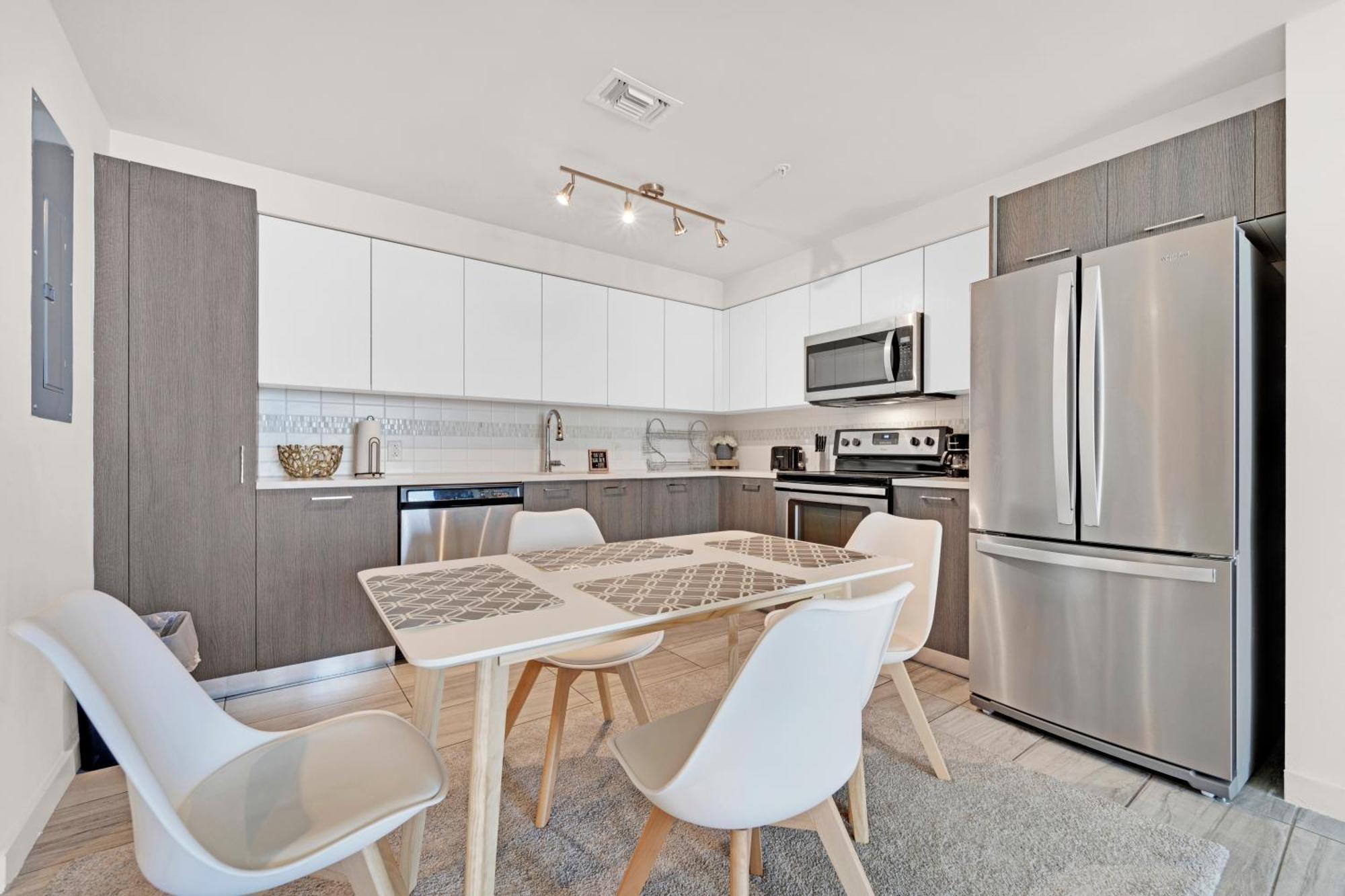 Devereaux Miami Luxury One-Bedroom And Studios מראה חיצוני תמונה